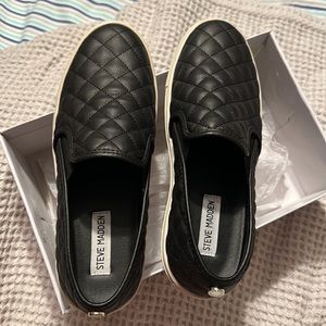 Women’s Steve Madden shoe, size 8.5, new without tags